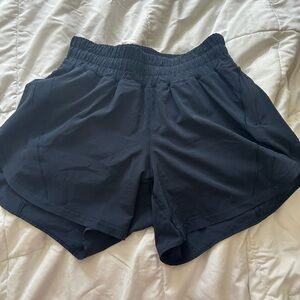 Lululemon tracker shorts